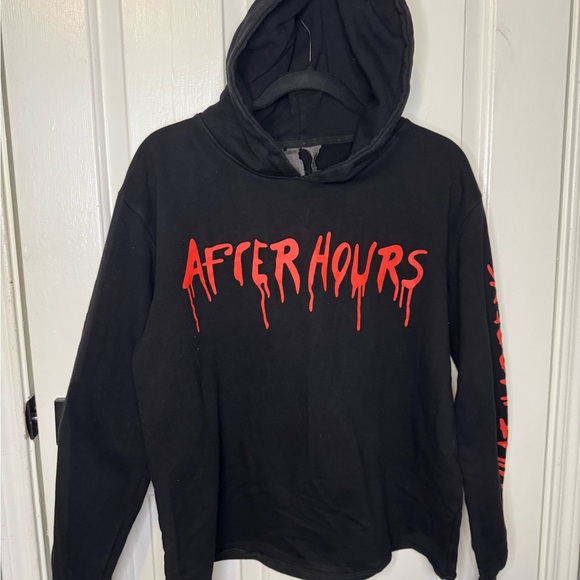 Vlone Men's Red and Black Hoodie siz 
Medium. - Picture 2 of 11